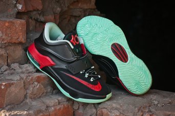 Кроссовки Nike KD 7 Кроссовки Nike KD 7