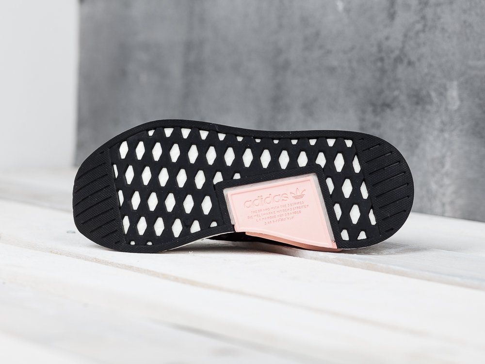 Кроссовки женские Adidas NMD R2 PK WMNS Utility Black/Pink