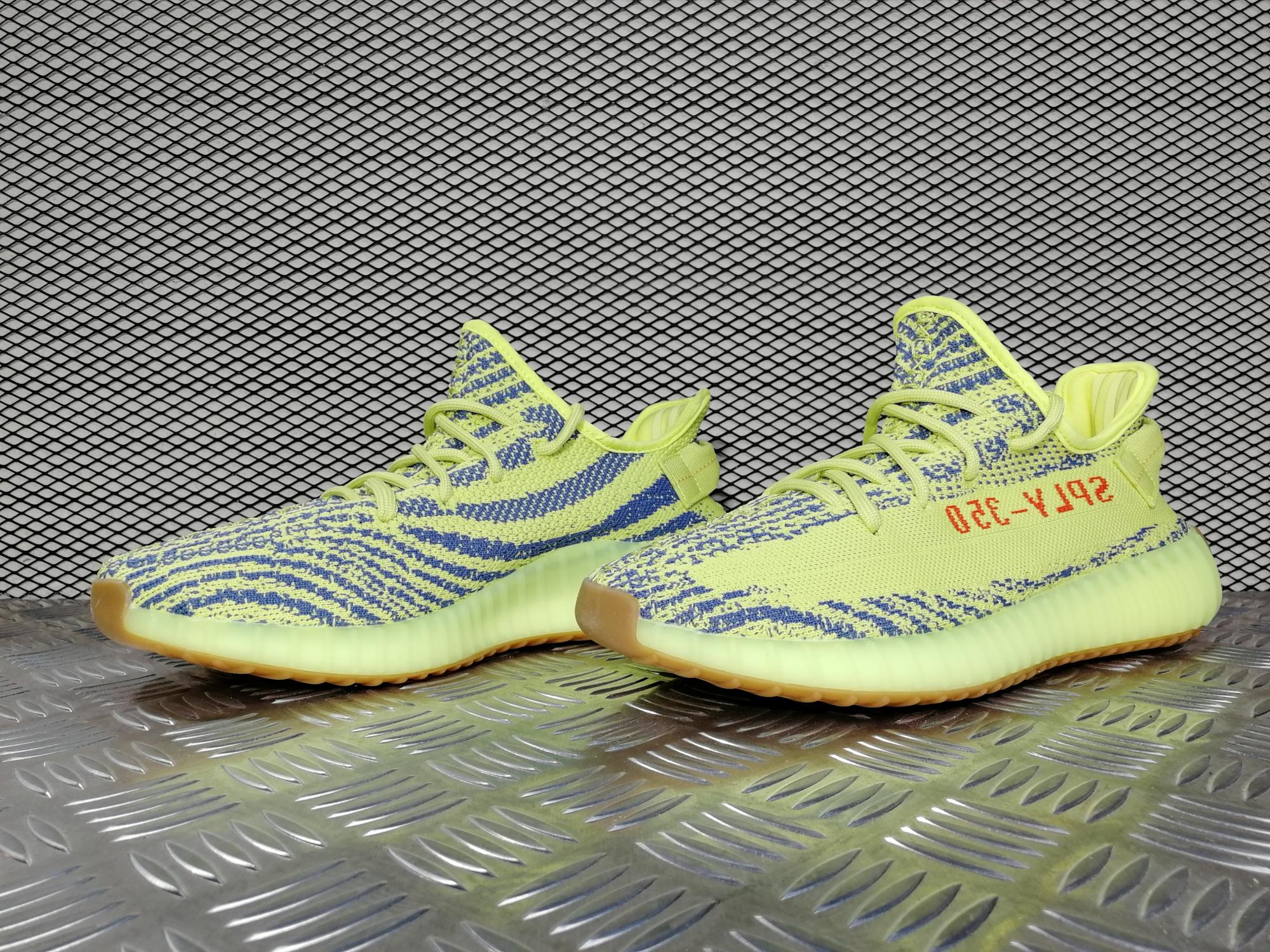 Кроссовки мужские Adidas Yeezy 350 Boost V2 «Semi Frozen Yellow»