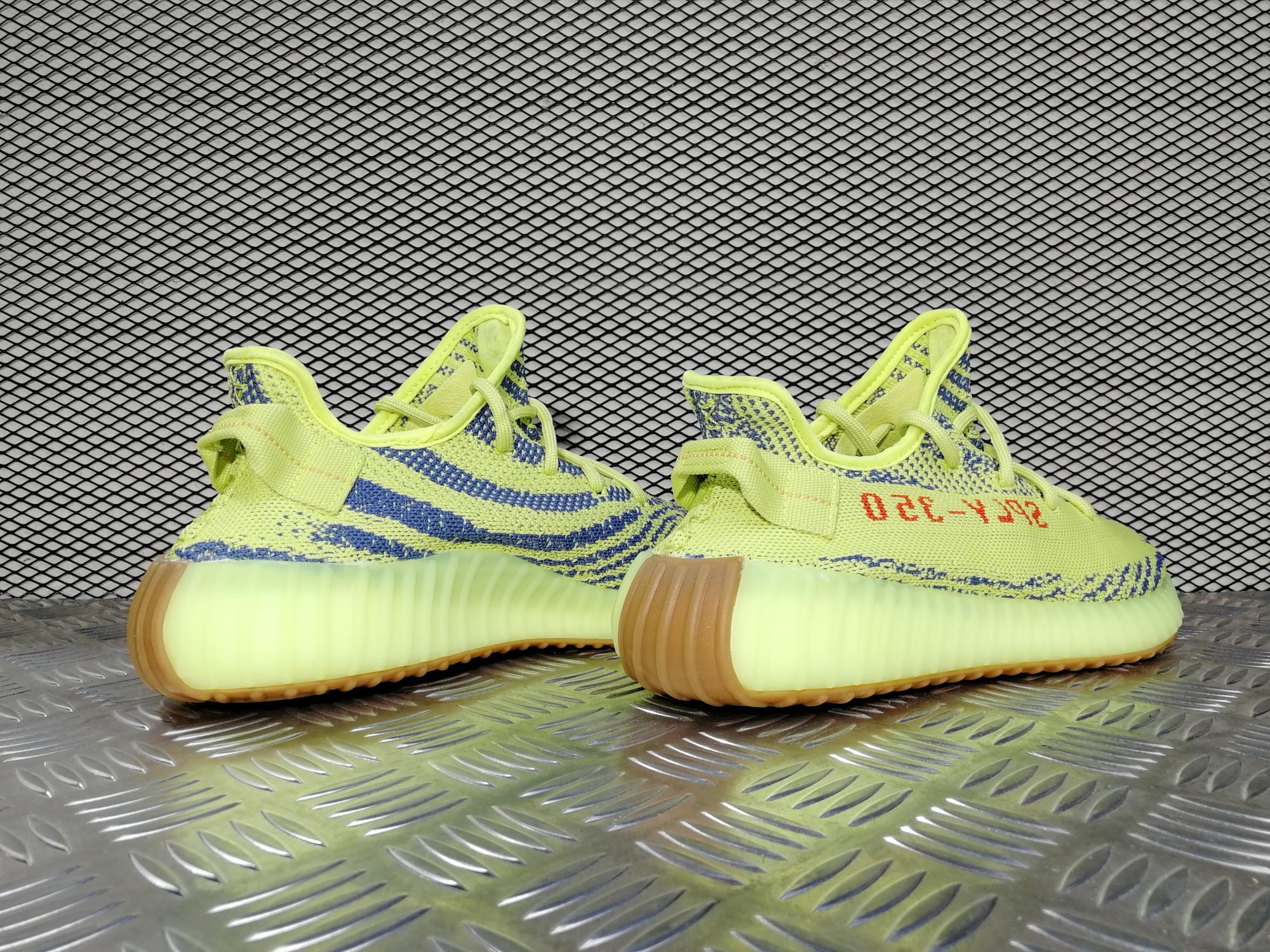 Кроссовки мужские Adidas Yeezy 350 Boost V2 «Semi Frozen Yellow»