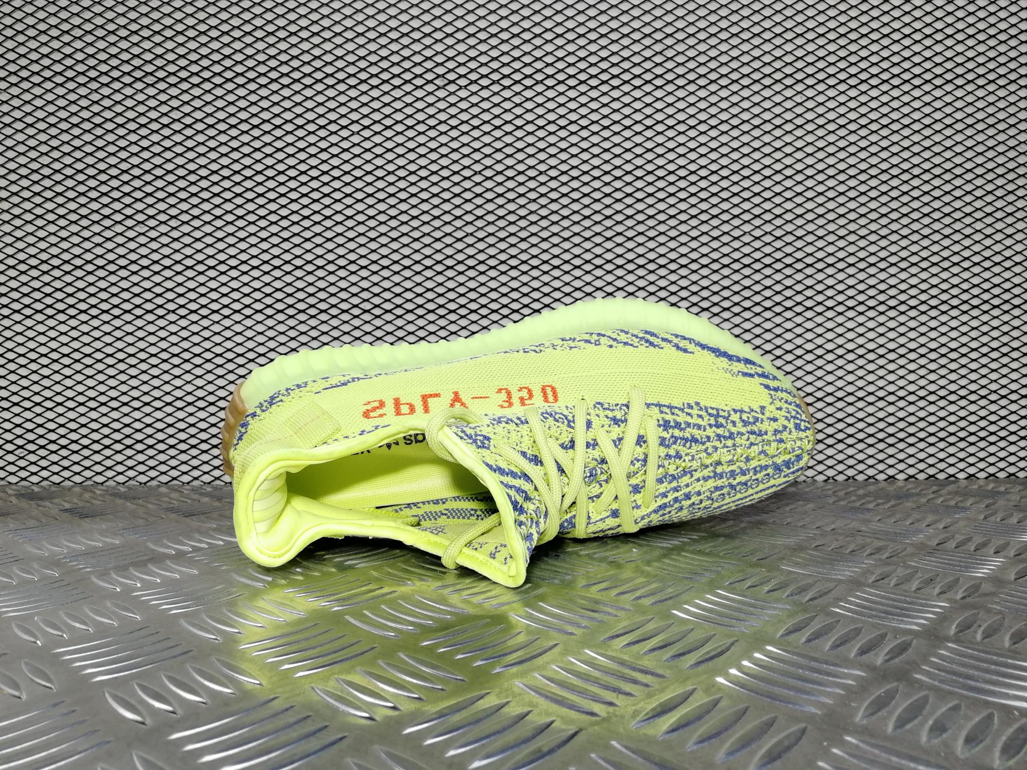 Кроссовки мужские Adidas Yeezy 350 Boost V2 «Semi Frozen Yellow»