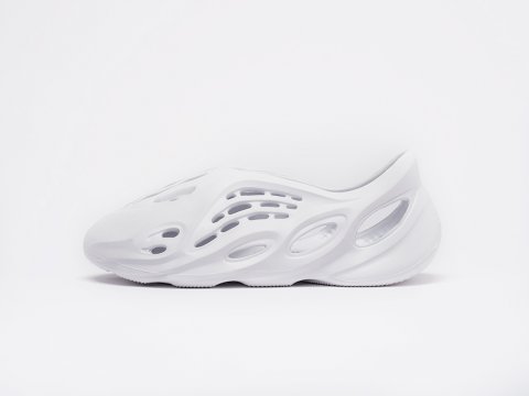 Мужские кроссовки Adidas Yeezy Foam Runner белые