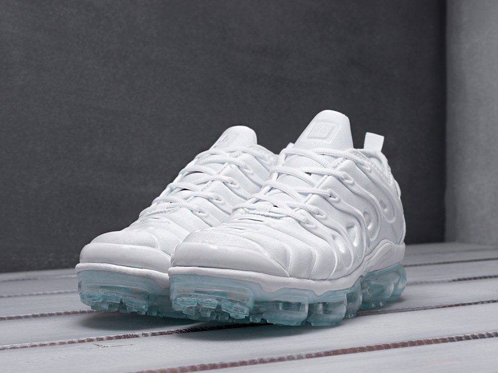 Nike Air VaporMax Plus белые мужские (AR10498) - фото 3 Nike Air VaporMax Plus белые мужские (AR10498) - фото 3