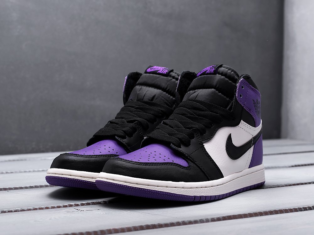 Nike Air Jordan 1 Retro High OG Court Purple фиолетовые женские (AR10833) - фото 3 Nike Air Jordan 1 Retro High OG Court Purple фиолетовые женские (AR10833) - фото 3