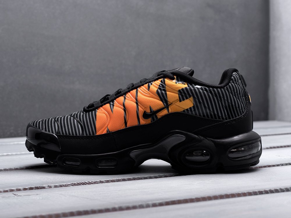 Nike Air Max Plus TN SE черные мужские (AR11247) - фото 3 Nike Air Max Plus TN SE черные мужские (AR11247) - фото 3