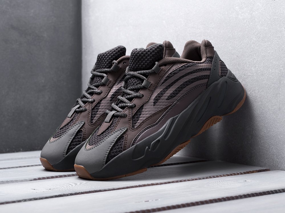 Adidas Yeezy Boost 700 v2 коричневые мужские (AR11722) - фото 2