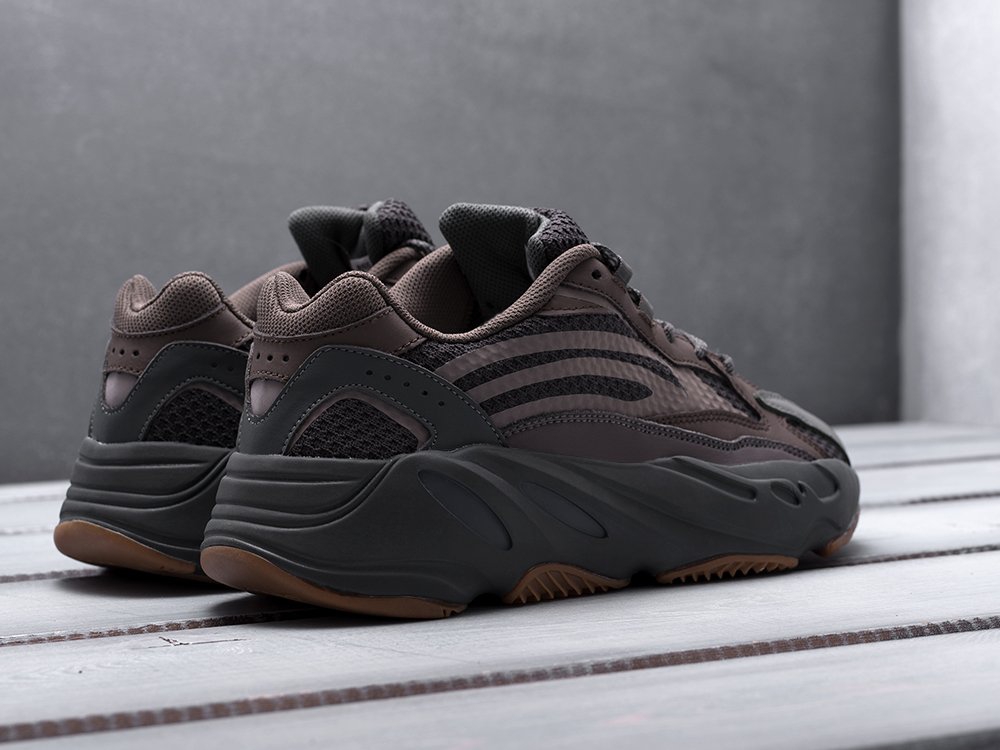 Adidas Yeezy Boost 700 v2 коричневые мужские (AR11722) - фото 4