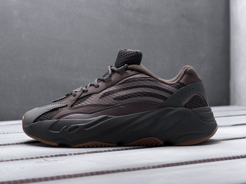 Adidas Yeezy Boost 700 v2 коричневые мужские (AR11722) - фото 1 Adidas Yeezy Boost 700 v2 коричневые мужские (AR11722) - фото 1