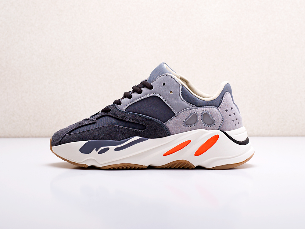 женские кроссовки Adidas Yeezy Boost 700