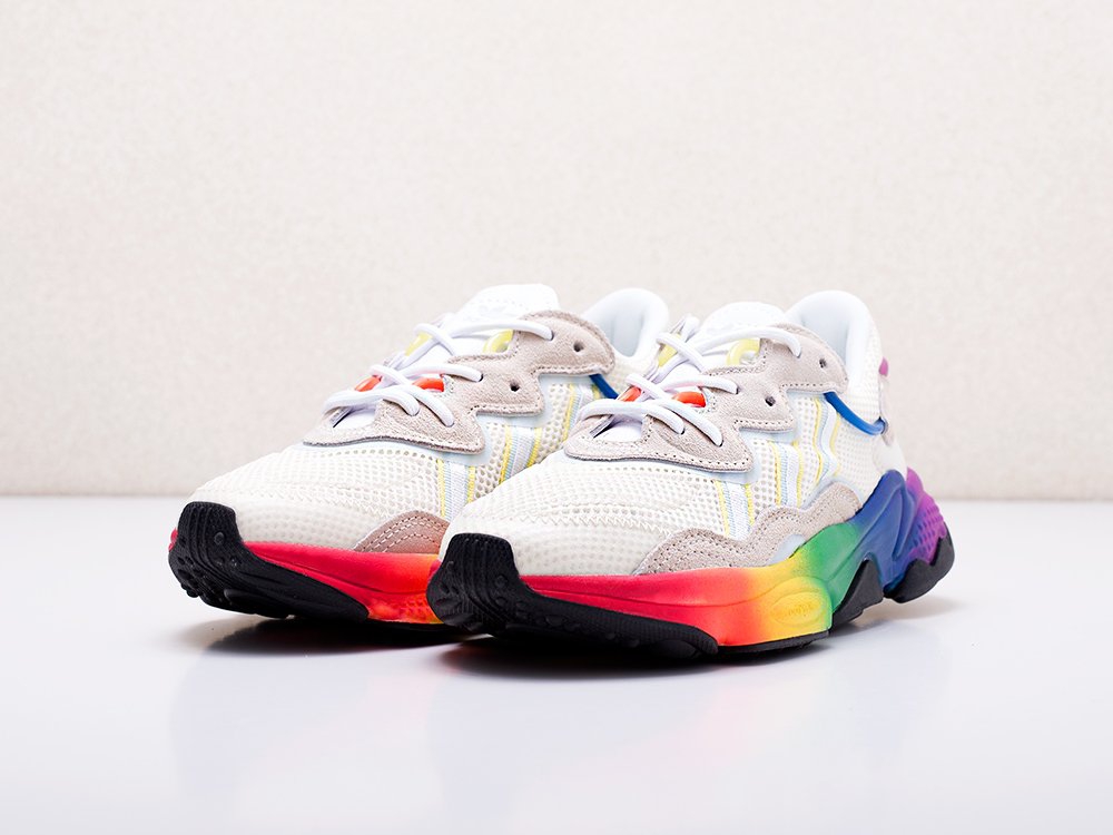 женские кроссовки Adidas Ozweego