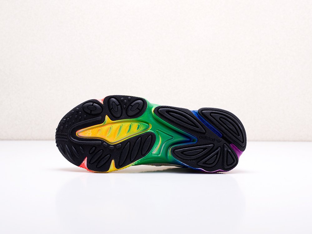 женские кроссовки Adidas Ozweego