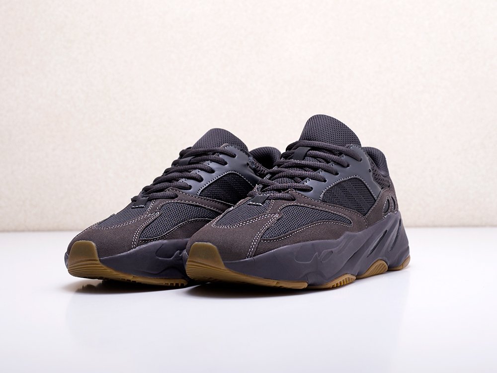 женские кроссовки Adidas Yeezy Boost 700