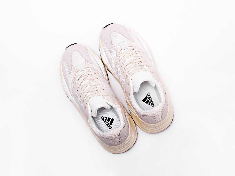 женские кроссовки Adidas Yeezy Boost 700