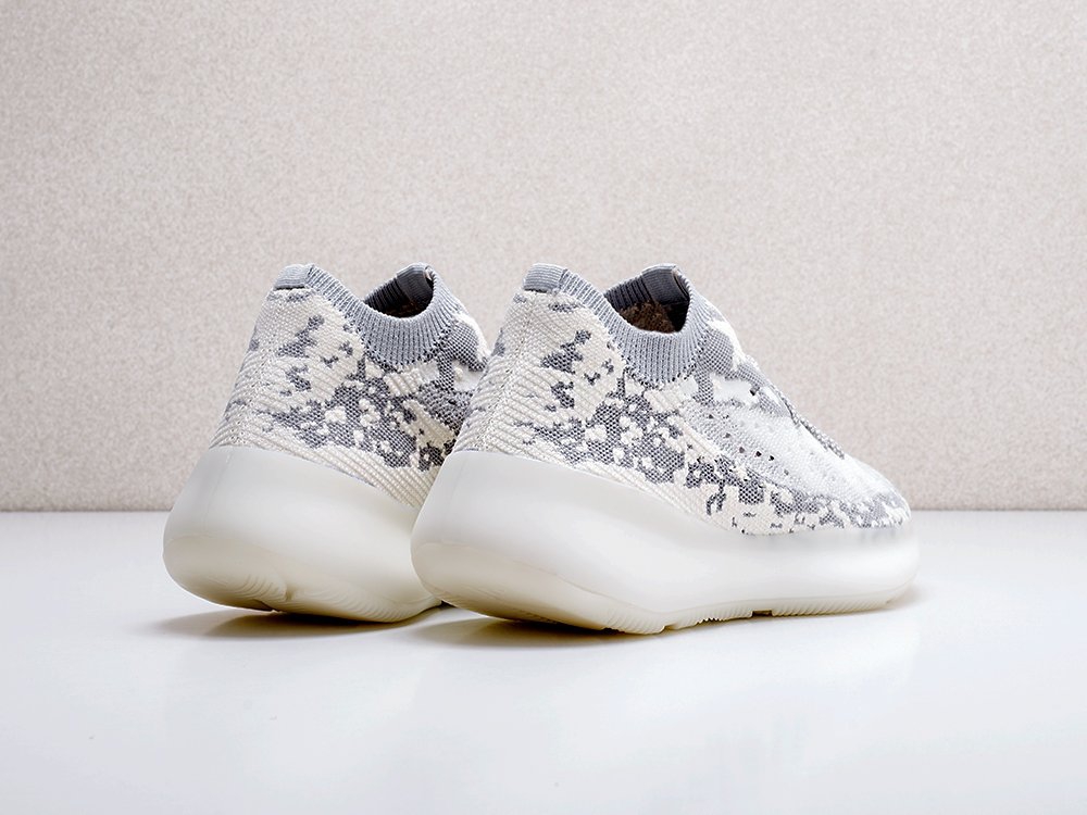 женские кроссовки Adidas Yeezy 380