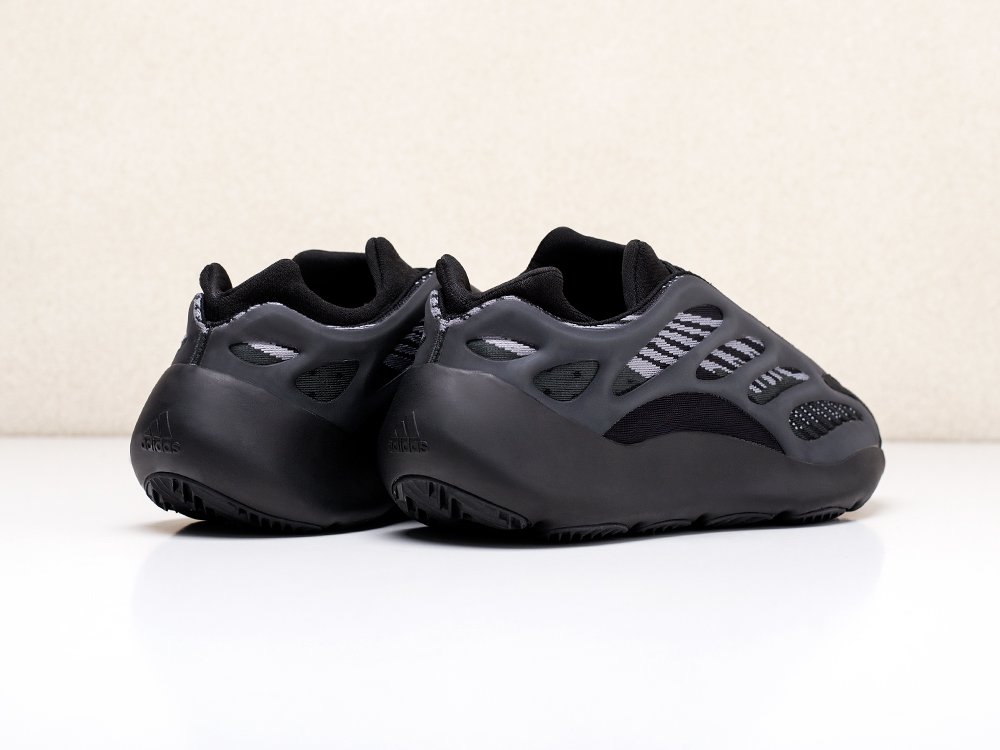 Adidas Yeezy Boost 700 v3 черные мужские (AR14603) - фото 3