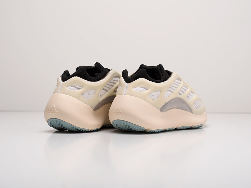 Adidas Yeezy Boost 700 v3 белые женские (AR15050) - фото 4