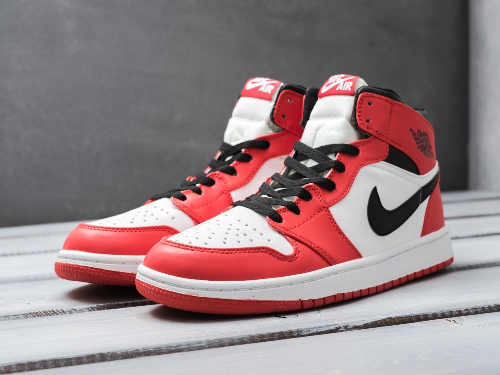 Nike Air Jordan 1 Retro High OG Chicago 2015 красные мужские (AR15782) - фото 3