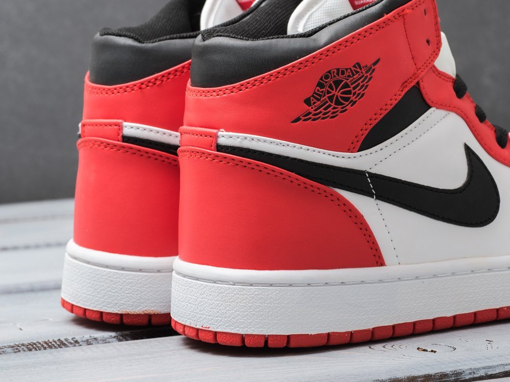 Nike Air Jordan 1 Retro High OG Chicago 2015 красные мужские (AR15782) - фото 6