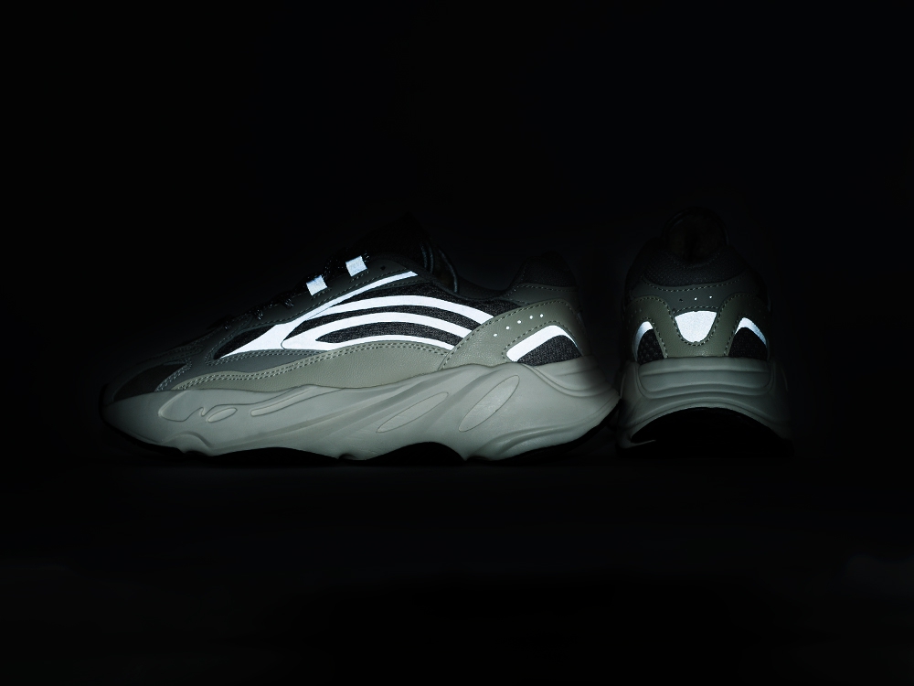 Adidas Yeezy Boost 700 v2 Static Winter WMNS серые женские (AR16021) - фото 7