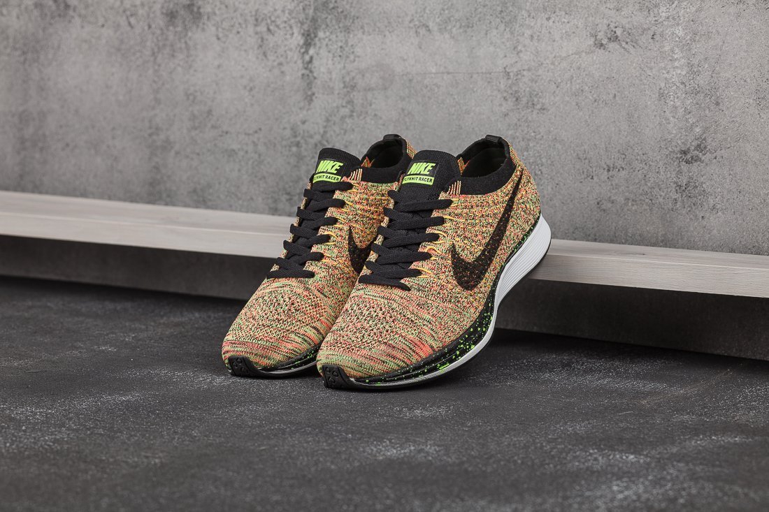 Nike Flyknit Racer WMNS оранжевые женские (AR19043) - фото 2 Nike Flyknit Racer WMNS оранжевые женские (AR19043) - фото 2
