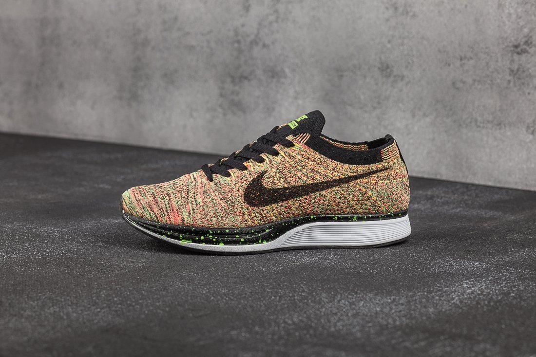 Nike Flyknit Racer WMNS оранжевые женские (AR19043) - фото 1 Nike Flyknit Racer WMNS оранжевые женские (AR19043) - фото 1