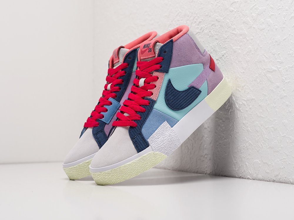Nike SB Zoom Blazer Mid WMNS Premium Mosaic разноцветные текстиль женские (AR22050) - фото 2 Nike SB Zoom Blazer Mid WMNS Premium Mosaic разноцветные текстиль женские (AR22050) - фото 2
