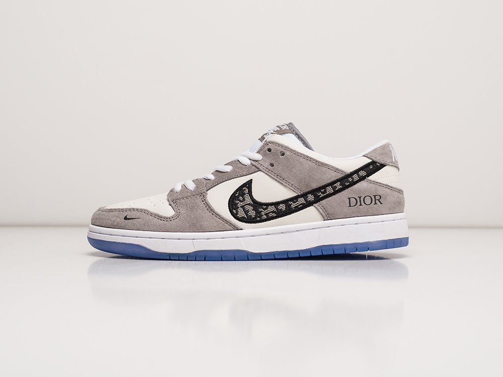 Nike Dior x SB Dunk Low WMNS серые текстиль женские (AR22854) - фото 1 Nike Dior x SB Dunk Low WMNS серые текстиль женские (AR22854) - фото 1