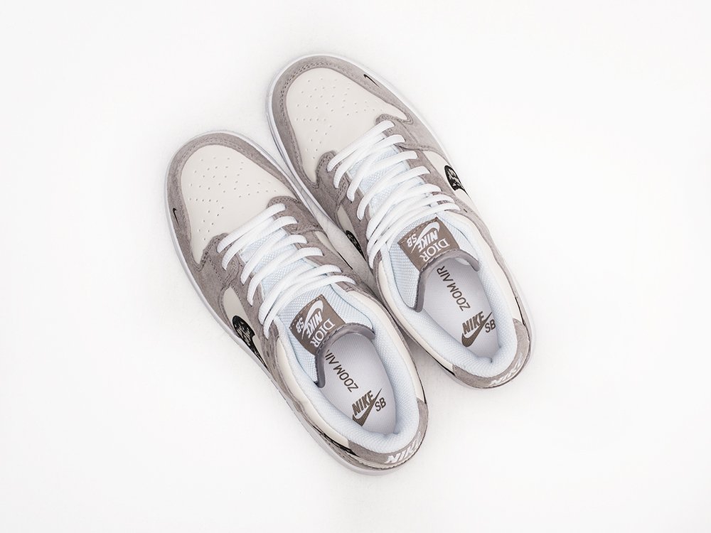 Nike Dior x SB Dunk Low WMNS серые текстиль женские (AR22854) - фото 3 Nike Dior x SB Dunk Low WMNS серые текстиль женские (AR22854) - фото 3