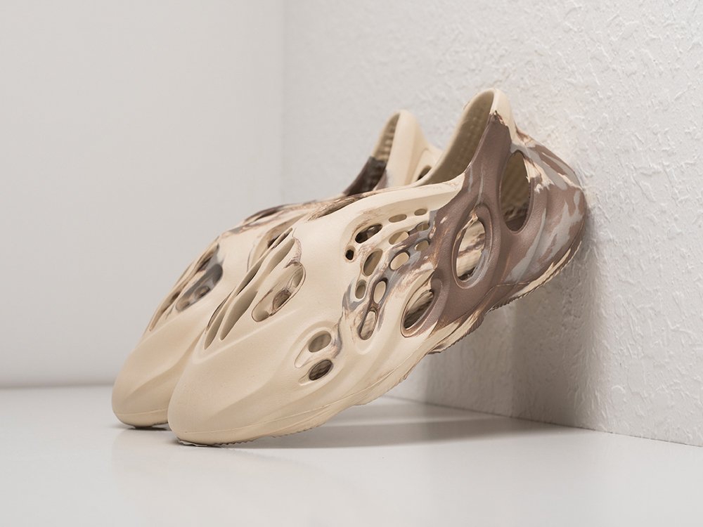 Adidas Yeezy Foam Runner бежевые мужские (AR23233) - фото 2 Adidas Yeezy Foam Runner бежевые мужские (AR23233) - фото 2
