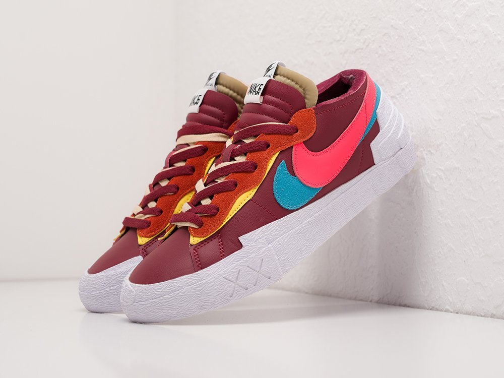 Nike x Kaws x Sacai x Blazer Low бордовые текстиль мужские (AR23628) - фото 2 Nike x Kaws x Sacai x Blazer Low бордовые текстиль мужские (AR23628) - фото 2