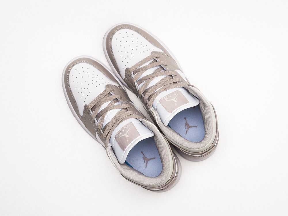 Nike Air Jordan 1 WMNS бежевые кожа женские (AR23859) - фото 3 Nike Air Jordan 1 WMNS бежевые кожа женские (AR23859) - фото 3