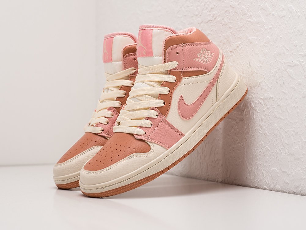 Nike Air Jordan 1 WMNS Apricot Orange розовые кожа женские (AR24034) - фото 2 Nike Air Jordan 1 WMNS Apricot Orange розовые кожа женские (AR24034) - фото 2