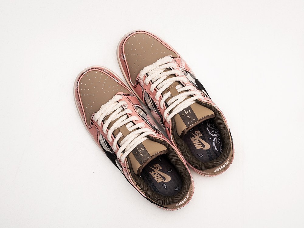 Nike SB Dunk Low x Travis Scott WMNS розовые кожа женские (AR24250) - фото 3 Nike SB Dunk Low x Travis Scott WMNS розовые кожа женские (AR24250) - фото 3