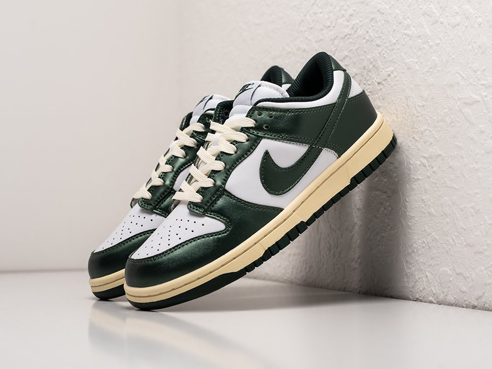 Nike SB Dunk Low Varsity Green WMNS белые кожа женские (AR25087) - фото 2 Nike SB Dunk Low Varsity Green WMNS белые кожа женские (AR25087) - фото 2