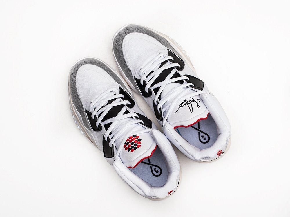 Nike Kyrie 8 Man Machine белые текстиль мужские (AR25178) - фото 3 Nike Kyrie 8 Man Machine белые текстиль мужские (AR25178) - фото 3