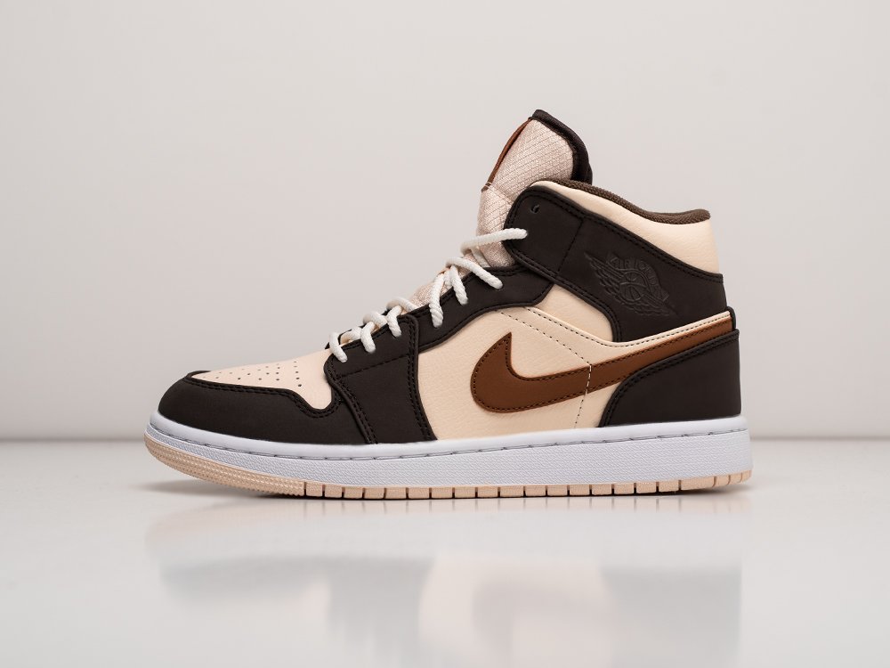 Nike Air Jordan 1 «Cream Dark Chocolate» коричневые кожа мужские (AR25461) - фото 1 Nike Air Jordan 1 «Cream Dark Chocolate» коричневые кожа мужские (AR25461) - фото 1