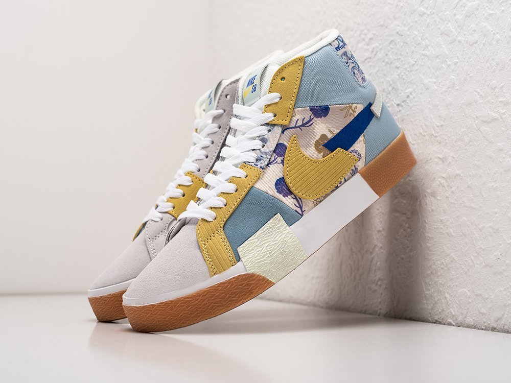 Nike SB Zoom Blazer Mid Edge Bandana разноцветные текстиль мужские (AR26238) - фото 2 Nike SB Zoom Blazer Mid Edge Bandana разноцветные текстиль мужские (AR26238) - фото 2