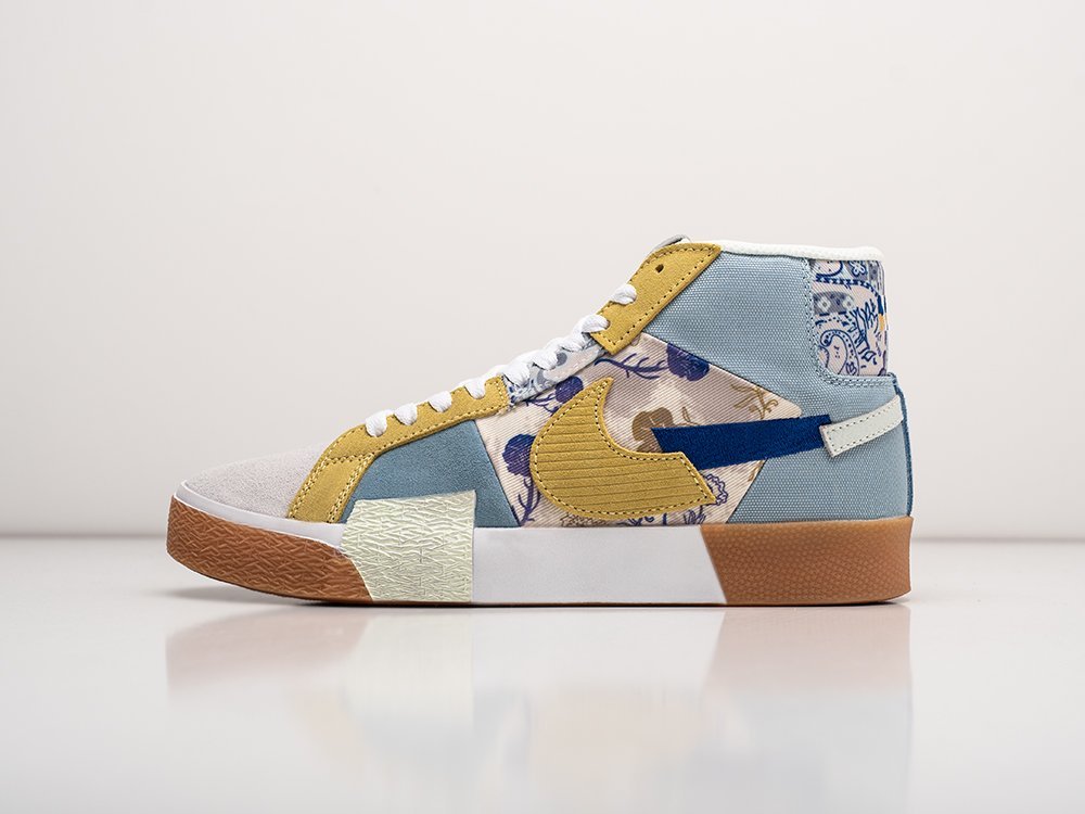 Nike SB Zoom Blazer Mid Edge Bandana разноцветные текстиль мужские (AR26238) - фото 1 Nike SB Zoom Blazer Mid Edge Bandana разноцветные текстиль мужские (AR26238) - фото 1