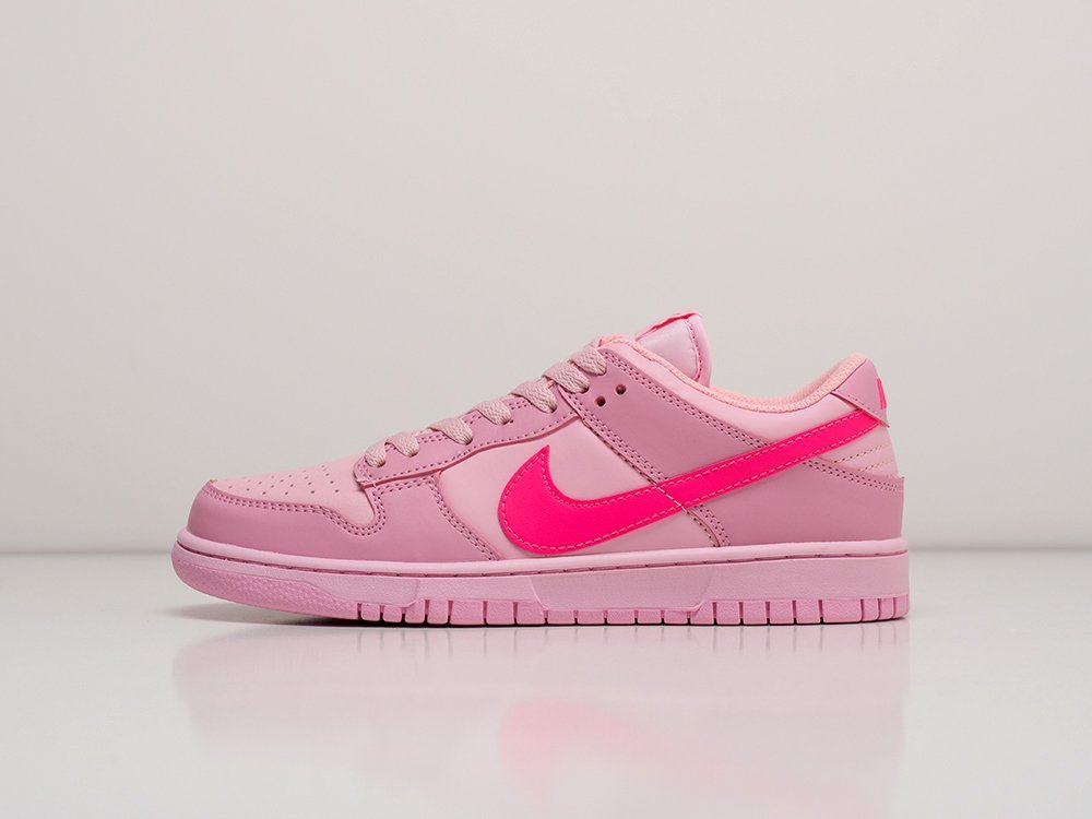 Nike SB Dunk Low WMNS Triple Pink розовые кожа женские (AR27772) - фото 1