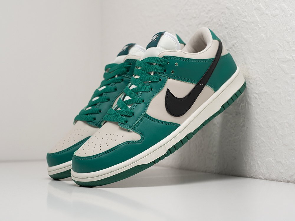 Nike SB Dunk Low SE Lottery Pack - Malachite зеленые кожа мужские (AR28382) - фото 2 Nike SB Dunk Low SE Lottery Pack - Malachite зеленые кожа мужские (AR28382) - фото 2