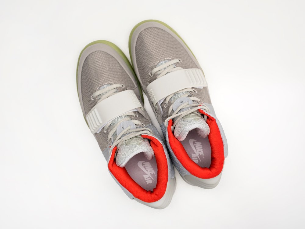 Nike Air Yeezy 2 NRG Pure Platinum серые текстиль мужские (AR28771) - фото 3 Nike Air Yeezy 2 NRG Pure Platinum серые текстиль мужские (AR28771) - фото 3