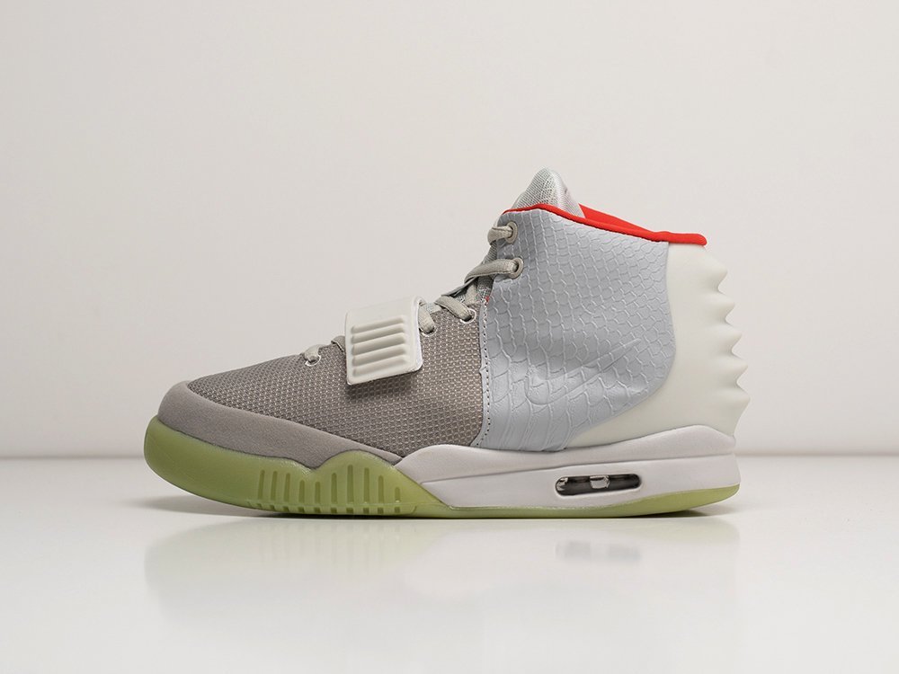 Nike Air Yeezy 2 NRG Pure Platinum серые текстиль мужские (AR28771) - фото 1 Nike Air Yeezy 2 NRG Pure Platinum серые текстиль мужские (AR28771) - фото 1