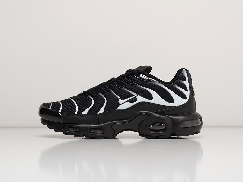 Nike air hotsell max plus black/white