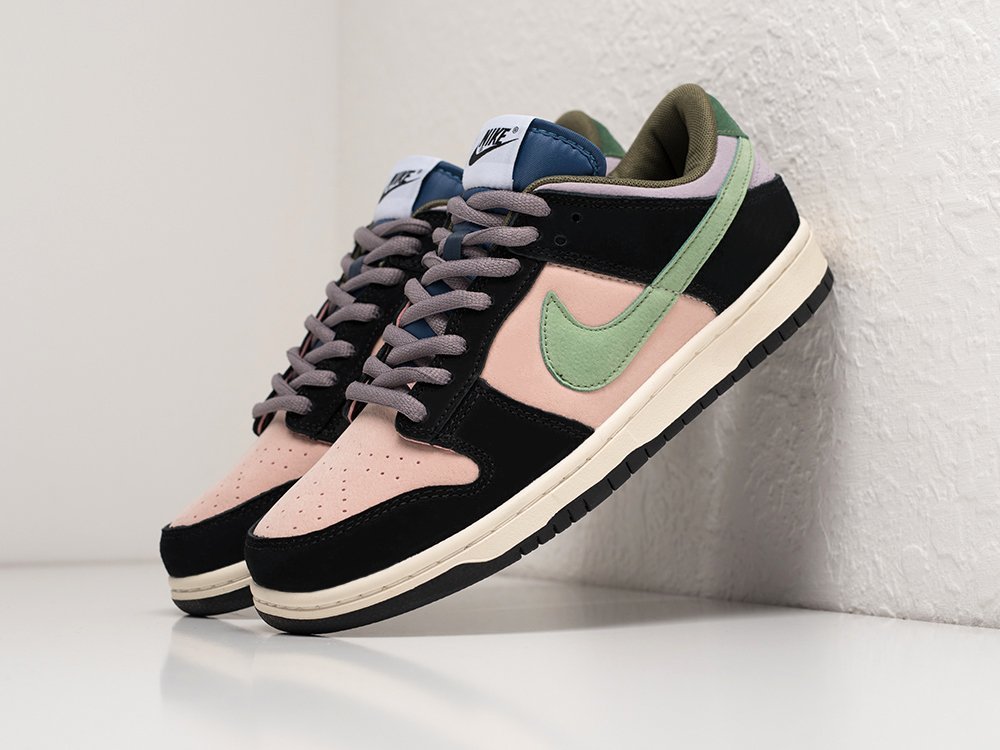 Nike x Otomo Katsuhiro x SB Dunk Low Steamboy OST Pluto разноцветные замша мужские (AR29113) - фото 2 Nike x Otomo Katsuhiro x SB Dunk Low Steamboy OST Pluto разноцветные замша мужские (AR29113) - фото 2