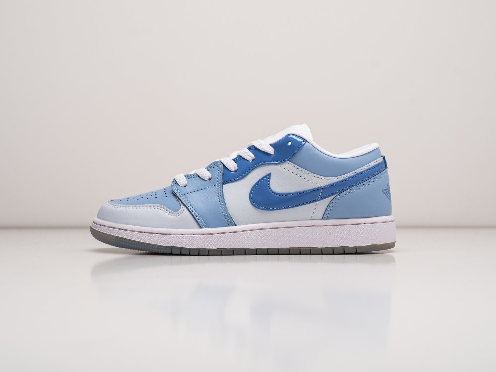 Nike Air Jordan 1 Low SE Mighty Swooshers WMNS голубые кожа женские (AR29210) - фото 1 Nike Air Jordan 1 Low SE Mighty Swooshers WMNS голубые кожа женские (AR29210) - фото 1