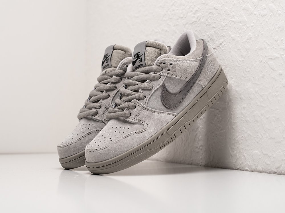 Nike x Reigning Champ x SB Dunk Low WMNS серые замша женские (AR29307) - фото 2 Nike x Reigning Champ x SB Dunk Low WMNS серые замша женские (AR29307) - фото 2