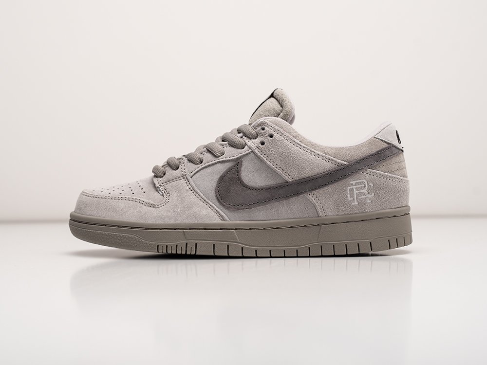 Nike x Reigning Champ x SB Dunk Low WMNS серые замша женские (AR29307) - фото 1 Nike x Reigning Champ x SB Dunk Low WMNS серые замша женские (AR29307) - фото 1