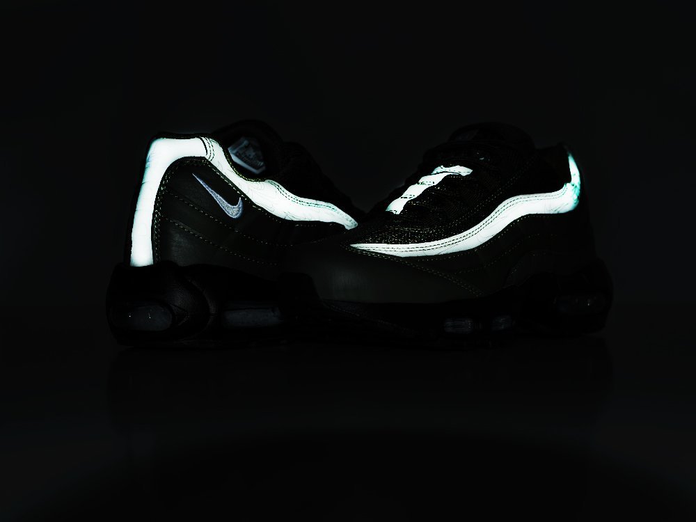 Nike Air Max 95 Cargo Khaki Reflective зеленые кожа мужские (AR30061) - фото 4 Nike Air Max 95 Cargo Khaki Reflective зеленые кожа мужские (AR30061) - фото 4