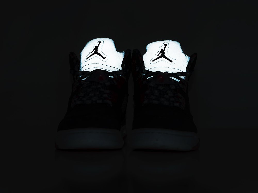 Nike Jordan 5 Retro Quai 54 Friends & Family 2021 черные замша мужские (AR30346) - фото 4 Nike Jordan 5 Retro Quai 54 Friends & Family 2021 черные замша мужские (AR30346) - фото 4