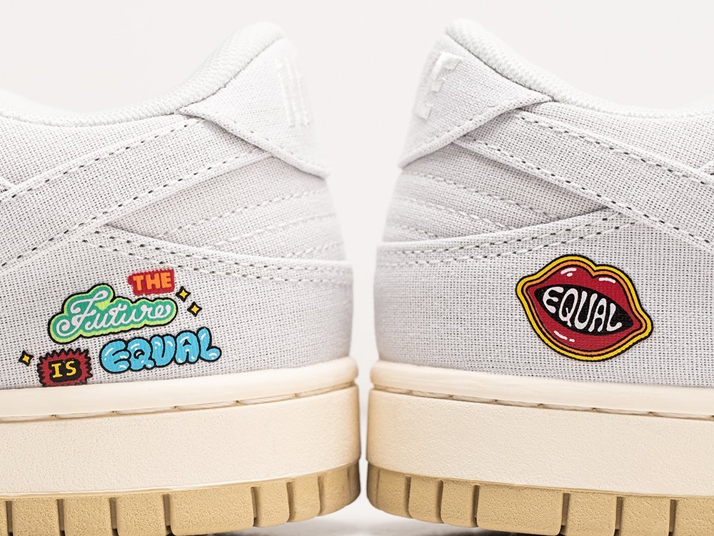 Nike SB Dunk Low The Future is Equal белые текстиль мужские (AR30485) - фото 4 Nike SB Dunk Low The Future is Equal белые текстиль мужские (AR30485) - фото 4